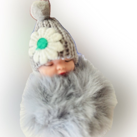 Grey Knit Cute Adorable Flower Hat Fur Baby Doll Fashion Keyring Keychain - Picture 4 of 5
